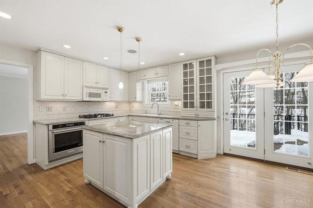 8363 Shadowpoint Court, Montgomery, OH 45242