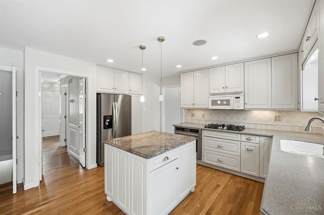 8363 Shadowpoint Court, Montgomery, OH 45242