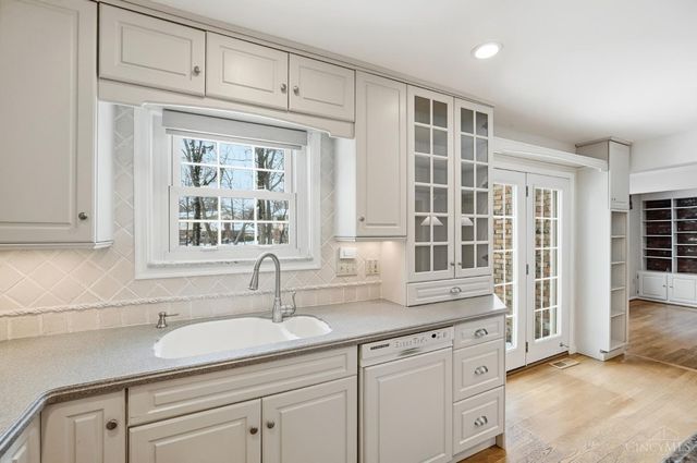 8363 Shadowpoint Court, Montgomery, OH 45242