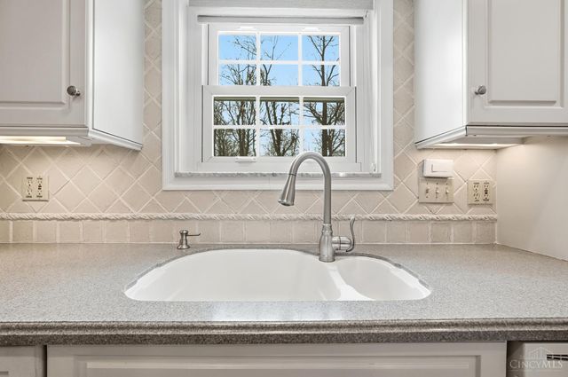 8363 Shadowpoint Court, Montgomery, OH 45242