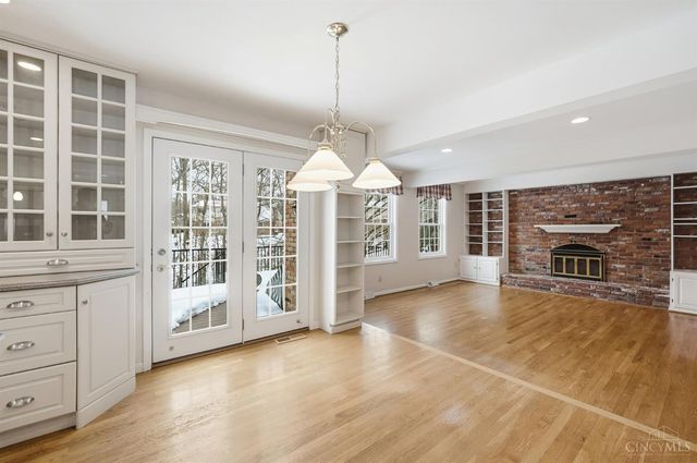 8363 Shadowpoint Court, Montgomery, OH 45242