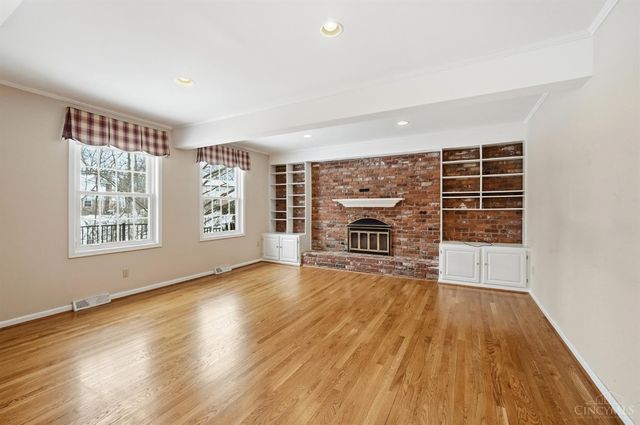 8363 Shadowpoint Court, Montgomery, OH 45242