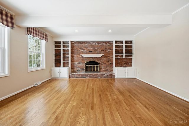 8363 Shadowpoint Court, Montgomery, OH 45242