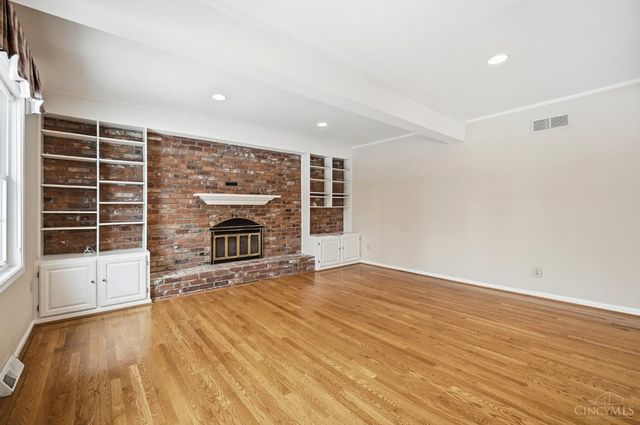 8363 Shadowpoint Court, Montgomery, OH 45242