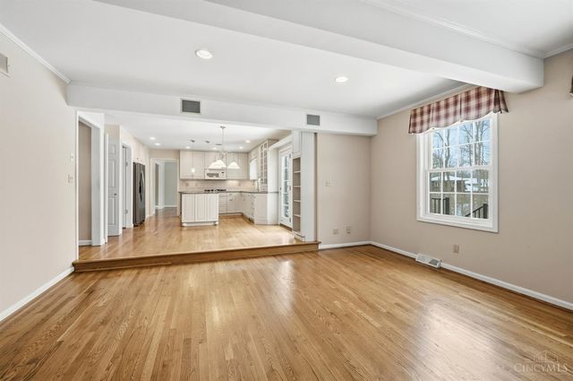 8363 Shadowpoint Court, Montgomery, OH 45242