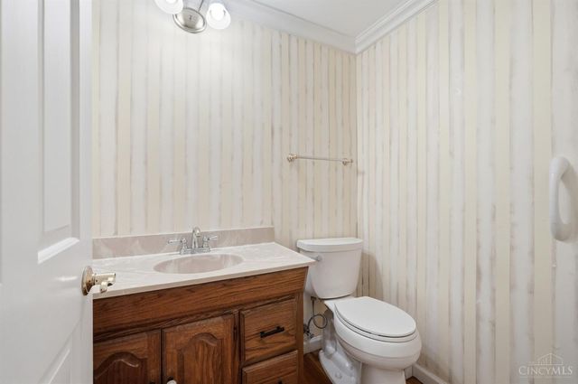 8363 Shadowpoint Court, Montgomery, OH 45242