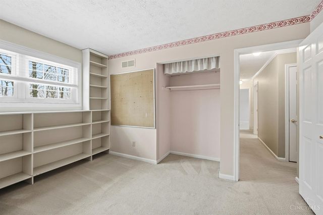 8363 Shadowpoint Court, Montgomery, OH 45242