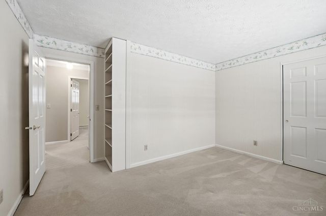 8363 Shadowpoint Court, Montgomery, OH 45242