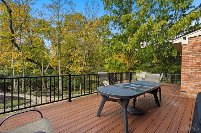 8363 Shadowpoint Court, Montgomery, OH 45242