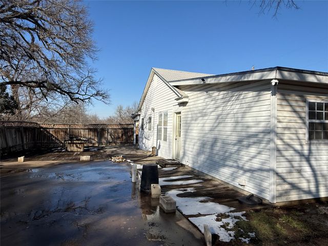 307 Cedar Street, Palo Pinto, TX 76484