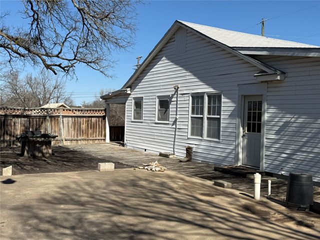 307 Cedar Street, Palo Pinto, TX 76484
