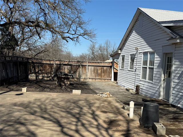307 Cedar Street, Palo Pinto, TX 76484