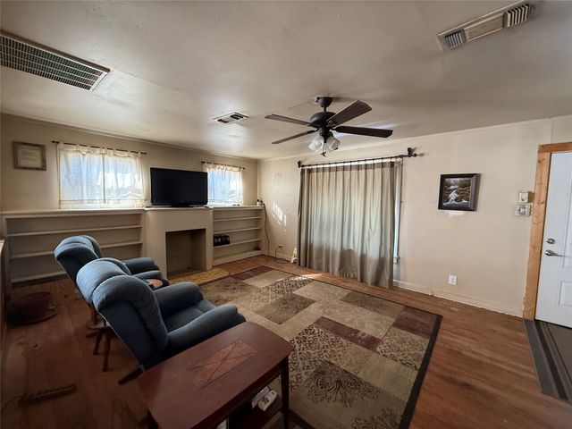 307 Cedar Street, Palo Pinto, TX 76484