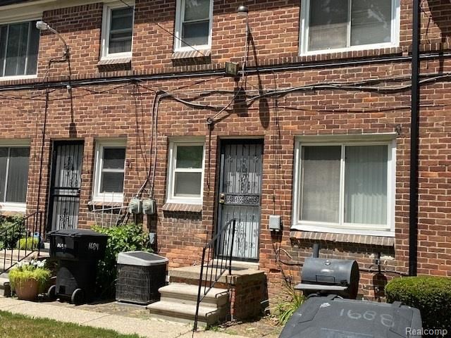 1688 E Outer Drive, Detroit, MI 48234