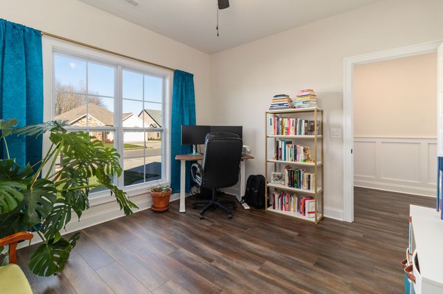 824 Brown Swiss Ct, Clarksville, TN 37043