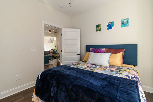 824 Brown Swiss Ct, Clarksville, TN 37043