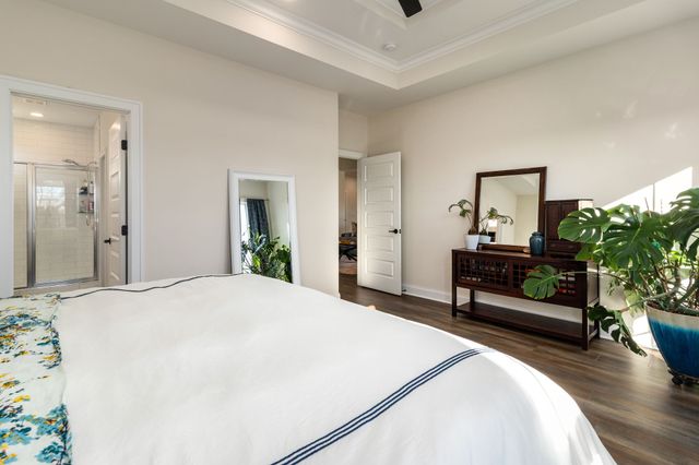 824 Brown Swiss Ct, Clarksville, TN 37043