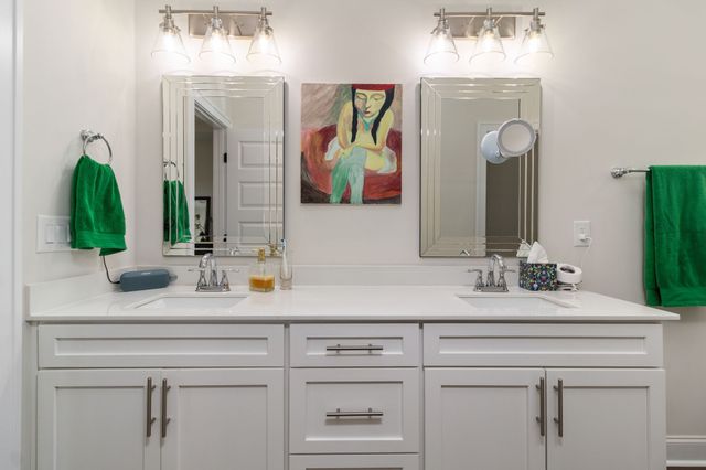 824 Brown Swiss Ct, Clarksville, TN 37043