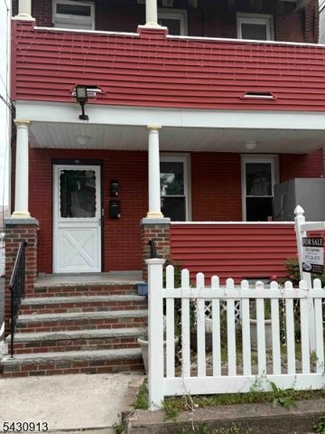 15 Harrison Pl, Clifton City, NJ 07011