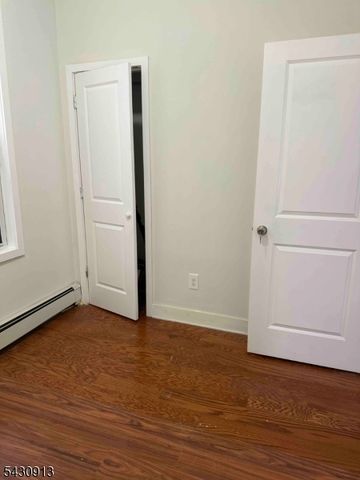 15 Harrison Pl, Clifton City, NJ 07011
