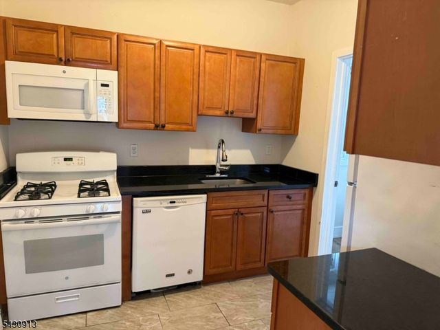 15 Harrison Pl, Clifton City, NJ 07011