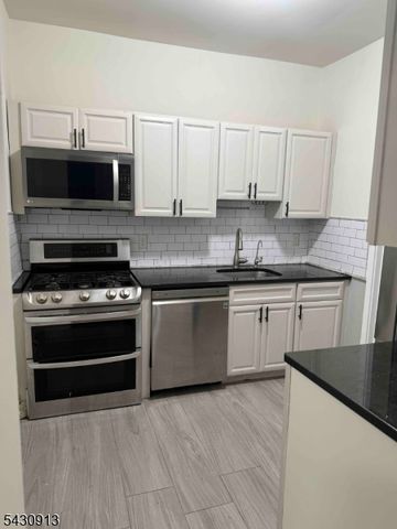 15 Harrison Pl, Clifton City, NJ 07011