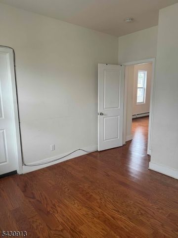 15 Harrison Pl, Clifton City, NJ 07011