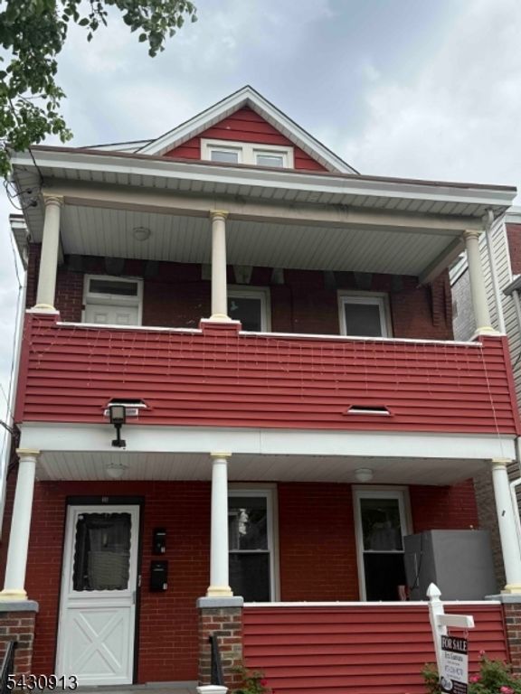 15 Harrison Pl, Clifton City, NJ 07011