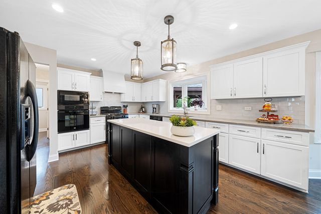 14145 Aldwych Drive, Orland Park, IL 60462