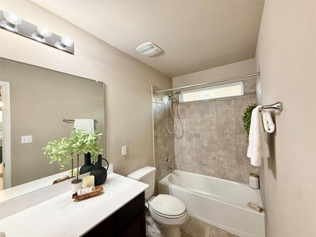 202 Mossycup DR, San Marcos, TX 78666