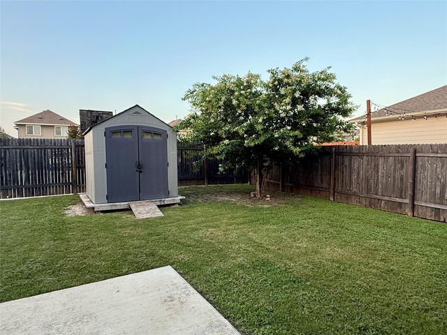 202 Mossycup DR, San Marcos, TX 78666