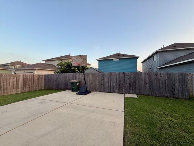 202 Mossycup DR, San Marcos, TX 78666