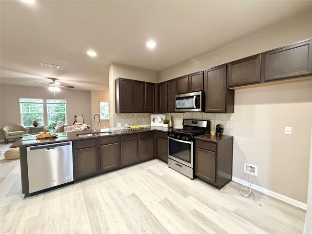 202 Mossycup DR, San Marcos, TX 78666