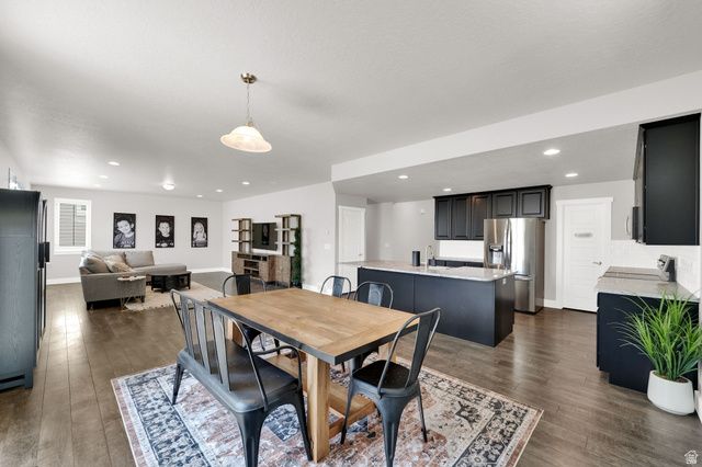 10651 S POPPY MEADOW LN, South Jordan, UT 84009