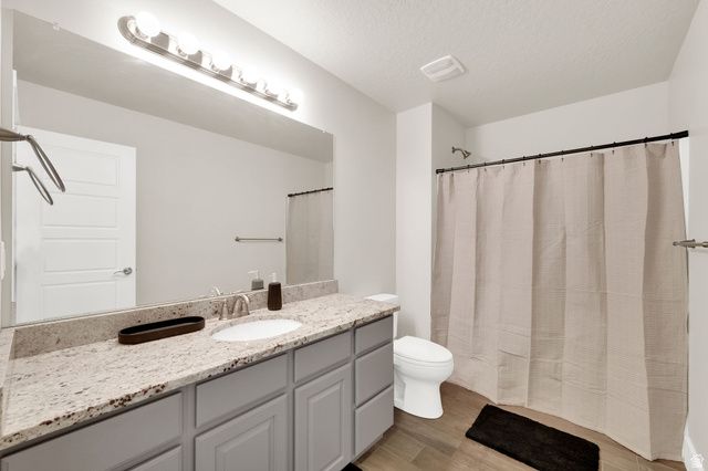 10651 S POPPY MEADOW LN, South Jordan, UT 84009