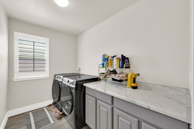 10651 S POPPY MEADOW LN, South Jordan, UT 84009