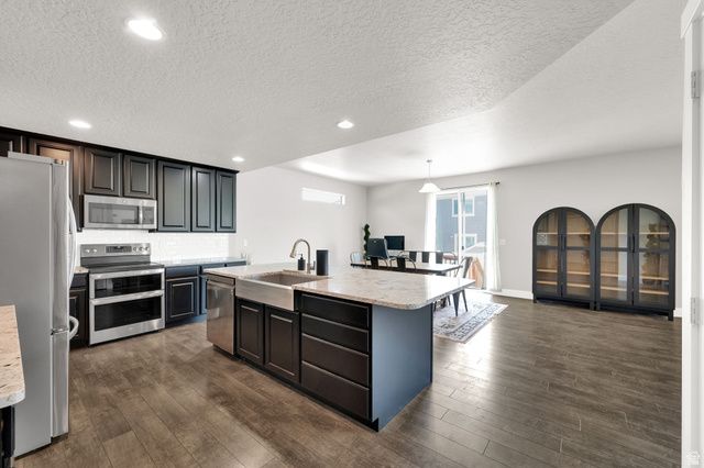 10651 S POPPY MEADOW LN, South Jordan, UT 84009