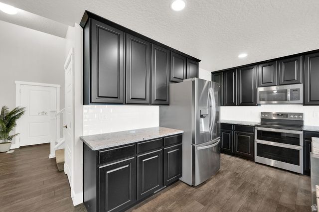 10651 S POPPY MEADOW LN, South Jordan, UT 84009