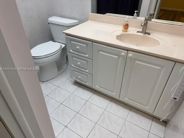 709 Curtiss Pkwy 20, Miami Springs, FL 33166