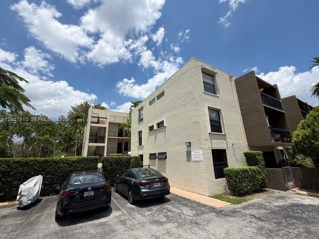 709 Curtiss Pkwy 20, Miami Springs, FL 33166