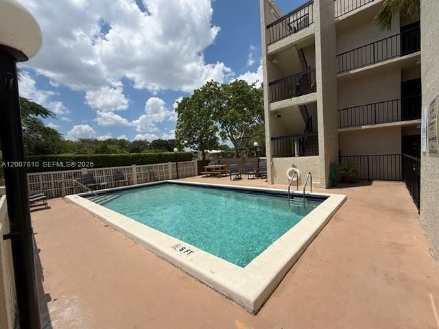 709 Curtiss Pkwy 20, Miami Springs, FL 33166