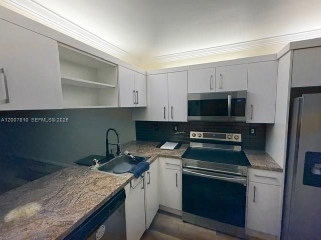 709 Curtiss Pkwy 20, Miami Springs, FL 33166
