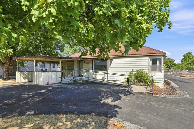 8921 E Broadway Ave, Spokane Valley, WA 99212 property photo