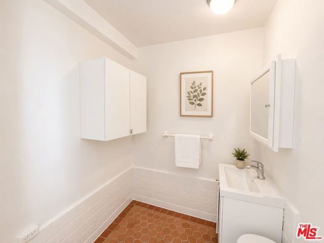 634 S Gramercy Place 602, Los Angeles, CA 90005