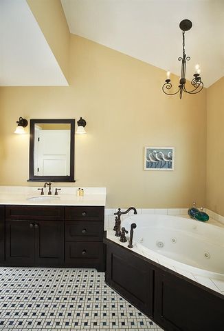 2057 Lake Street 6H, Holland, MI 49424