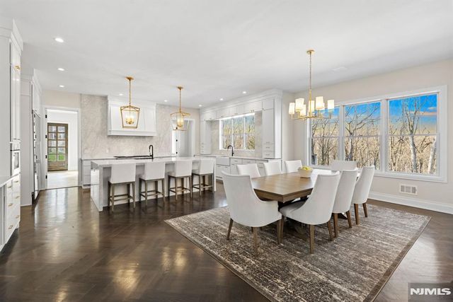 396 Knollwood Road, Ridgewood, NJ 07450