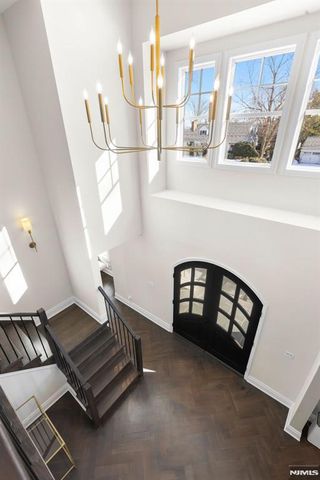 396 Knollwood Road, Ridgewood, NJ 07450