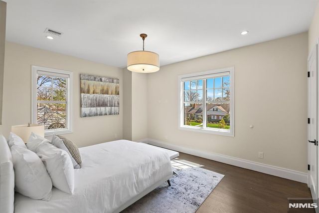 396 Knollwood Road, Ridgewood, NJ 07450