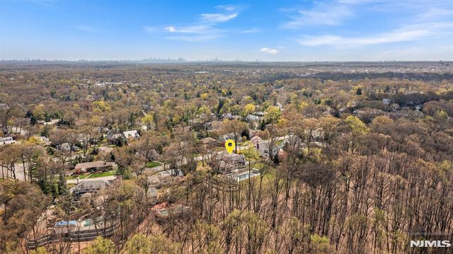 396 Knollwood Road, Ridgewood, NJ 07450