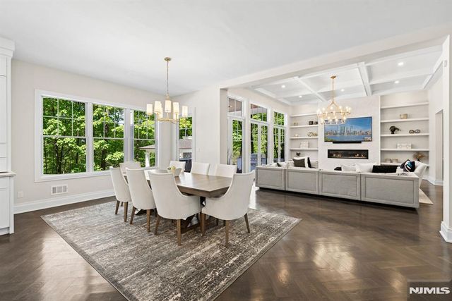 396 Knollwood Road, Ridgewood, NJ 07450